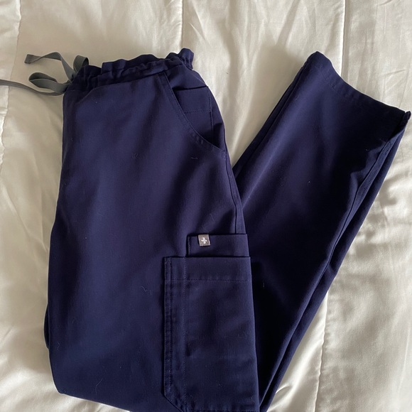 Figs Yola skinny scrub pants (navy) - Picture 2 of 3